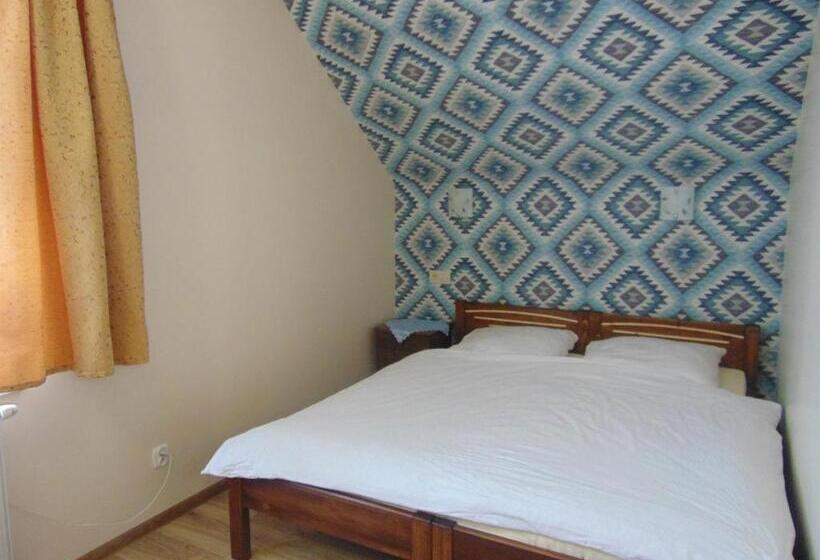 استودیوی استاندارد, Gosciniec Pod Brzegiem