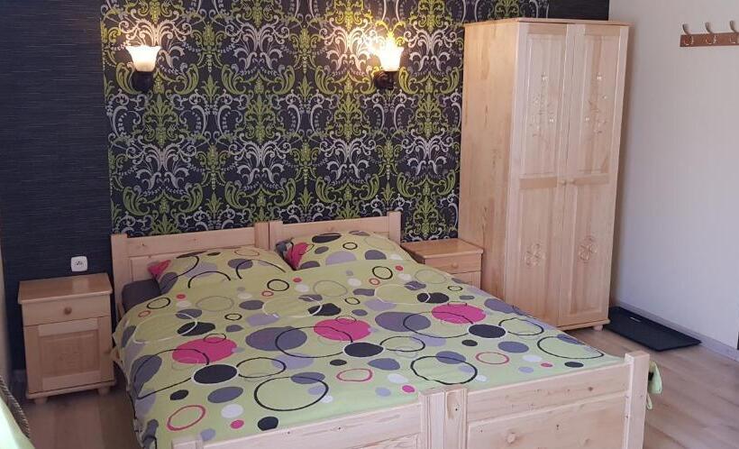اتاق استاندارد سه نفره, Gosciniec Pod Brzegiem