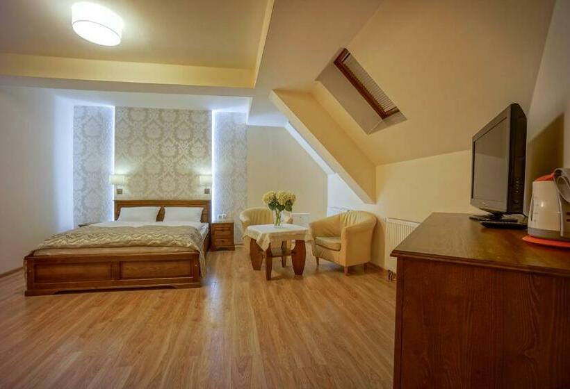 اتاق استاندارد, Jawor