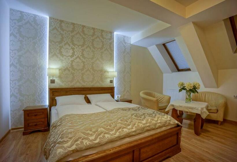 اتاق استاندارد, Jawor