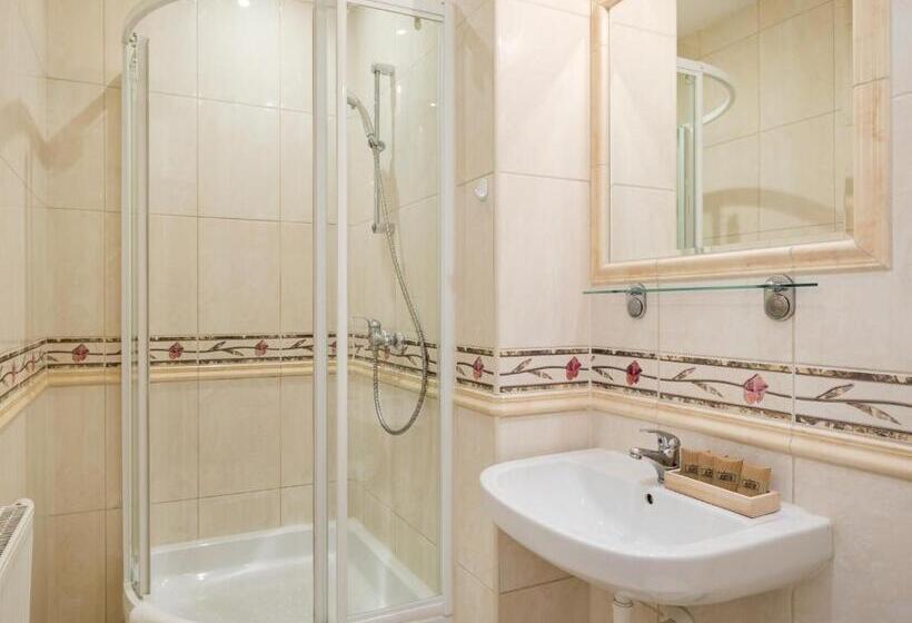 اتاق استاندارد, Jawor