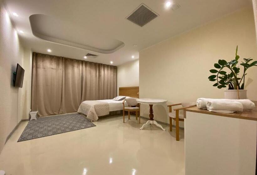 اتاق استاندارد سه نفره, Rezydencja Pod Taborskimi Sosnami