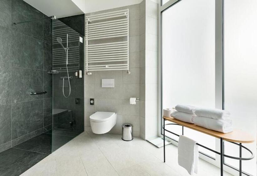 استودیوی سوپریور, Crystal Mountain Hotel Wisła