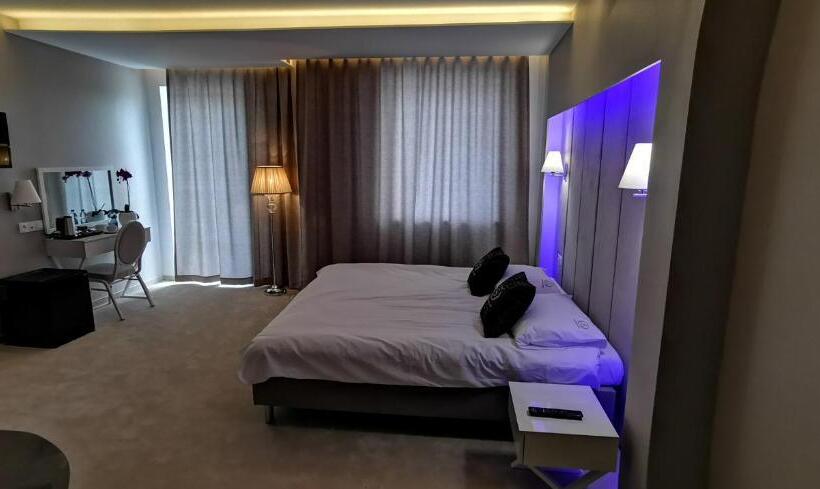اتاق لوکس, Sevilla Gold