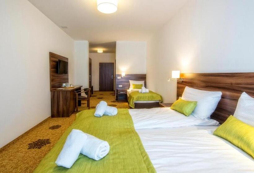 اتاق استاندارد سه نفره, Kaniówka Ski Resort