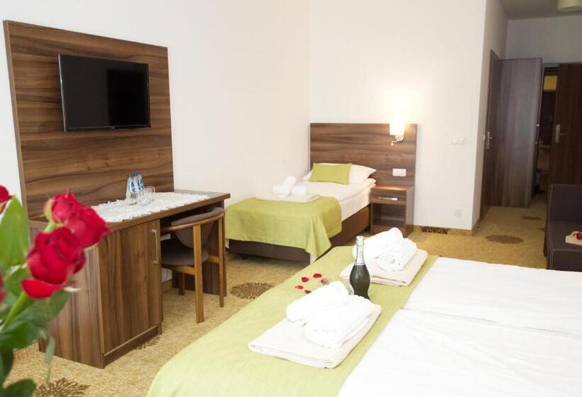 اتاق استاندارد سه تخته با بالکن, Kaniówka Ski Resort