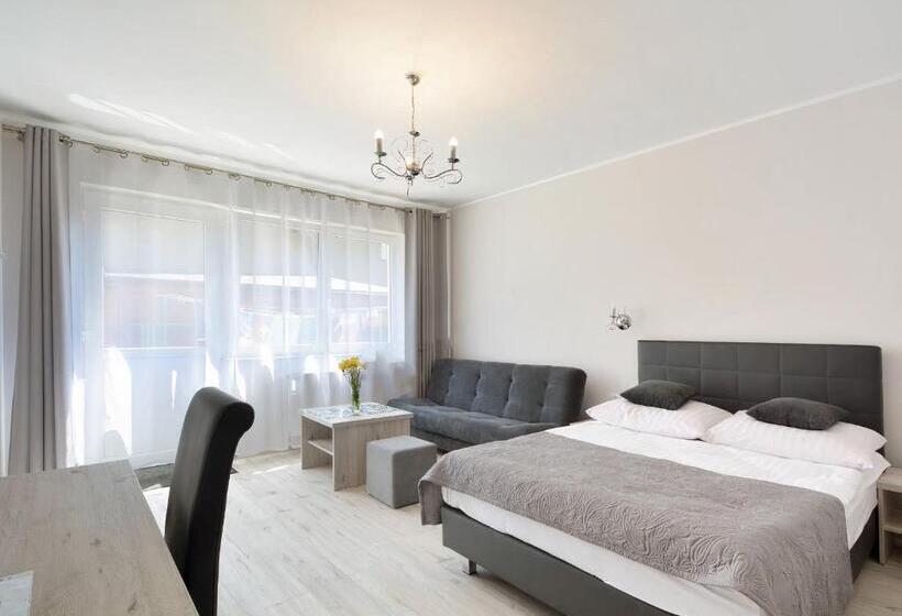 Standard Triple Room with Terrace, Arka   Pokoje Z Osobnymi Wejściami Na Parterze
