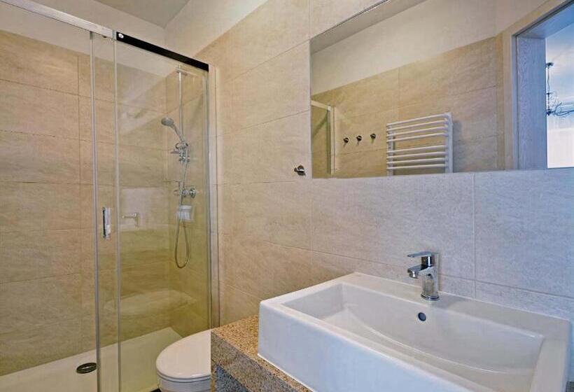 Standard Triple Room with Terrace, Arka   Pokoje Z Osobnymi Wejściami Na Parterze