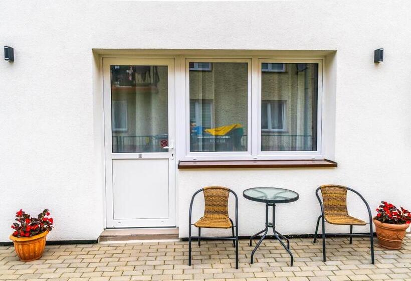 Standard Triple Room with Terrace, Arka   Pokoje Z Osobnymi Wejściami Na Parterze