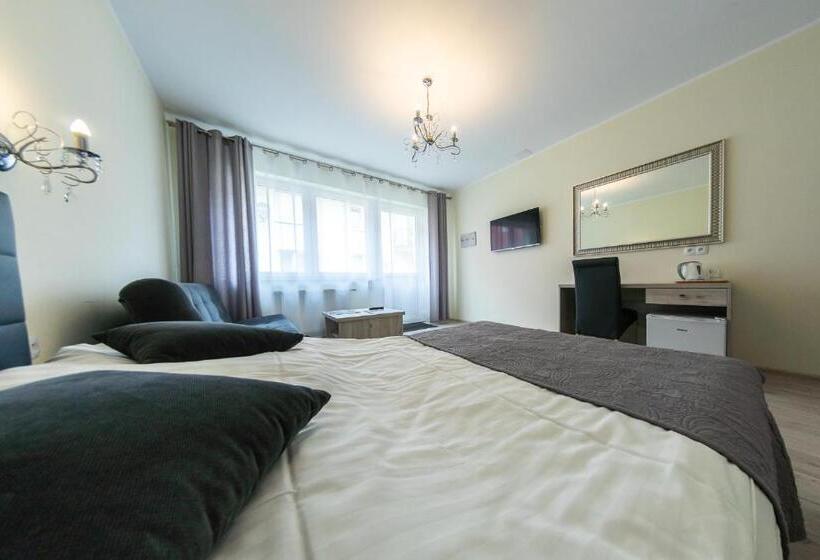Standard Triple Room with Terrace, Arka   Pokoje Z Osobnymi Wejściami Na Parterze
