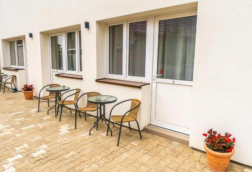 اتاق استاندارد با تراس, Arka   Pokoje Z Osobnymi Wejściami Na Parterze