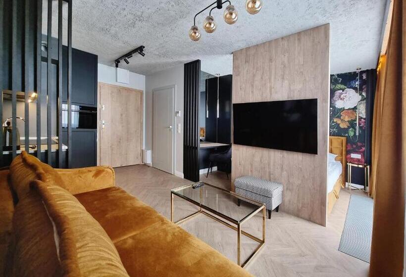 استودیوی استاندارد, Silesia Apart