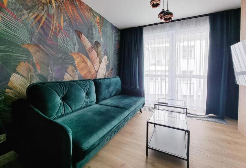 استودیوی استاندارد, Silesia Apart