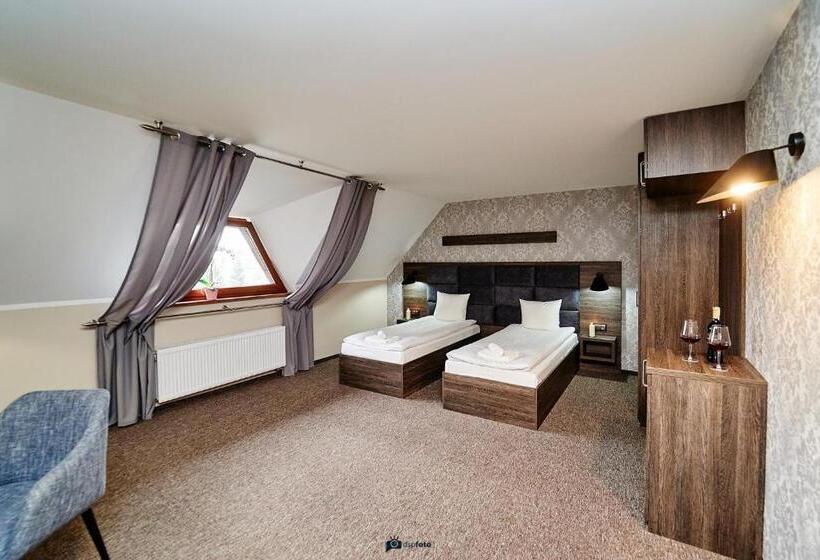 اتاق استاندارد سه نفره, Gościniec Pod Strzechą