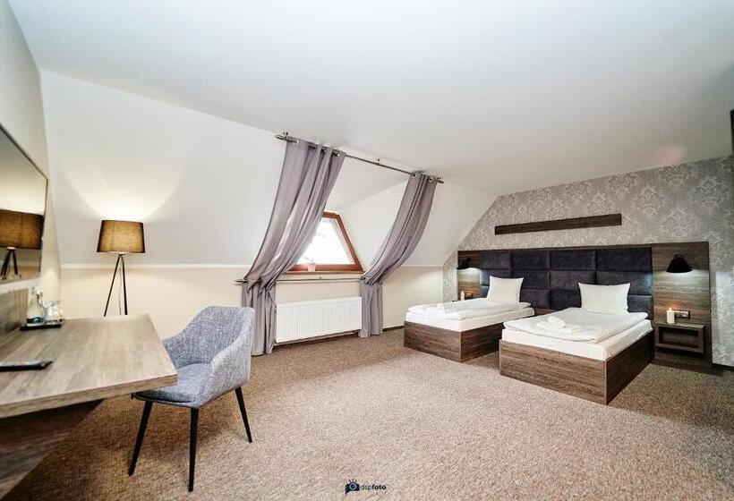 اتاق استاندارد سه نفره, Gościniec Pod Strzechą