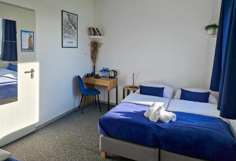 اتاق استاندارد سه نفره, Mile Gdansk Airport & Parking Długoterminowy