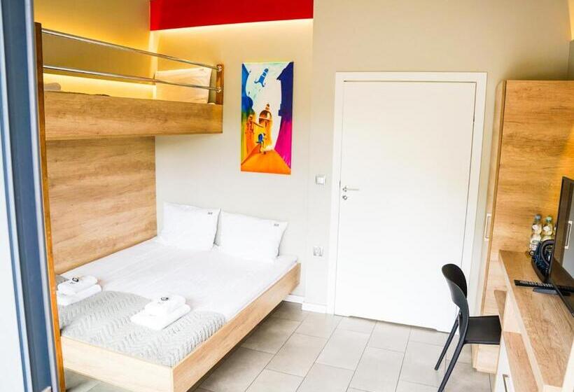 بانگلوی استاندارد, Salio Equisport Resort