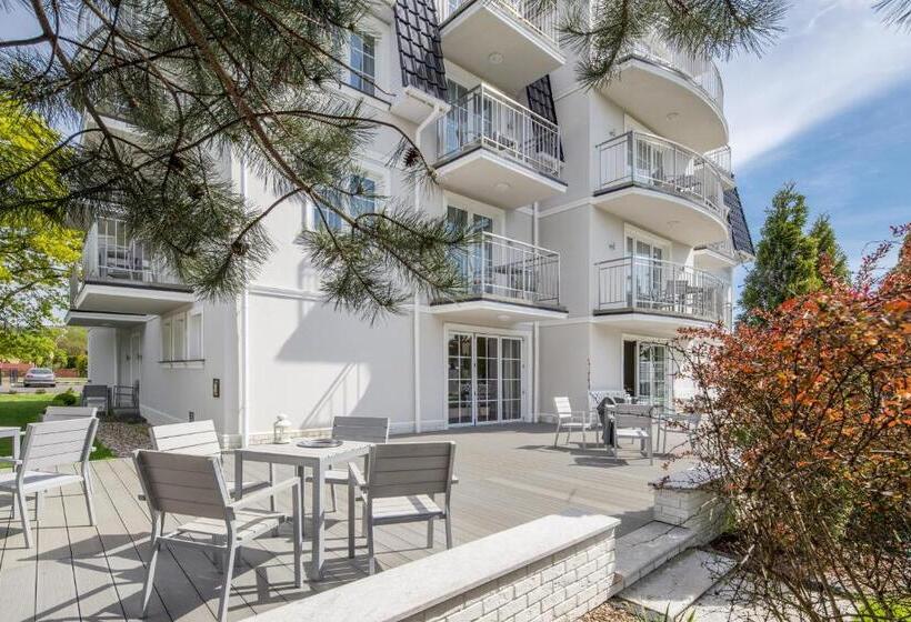 اتاق استاندارد سه تخته با بالکن, Villa Astra Baltica