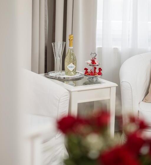 اتاق استاندارد سه تخته با بالکن, Villa Astra Baltica
