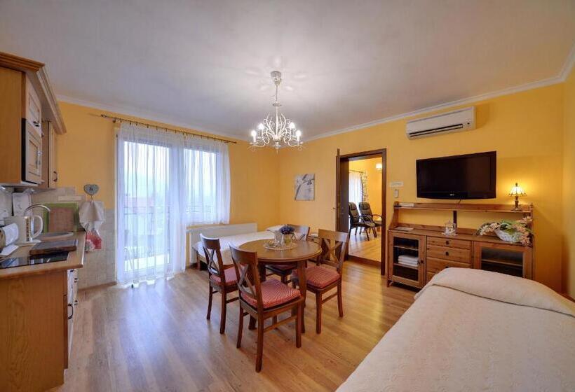 Family flat with terrace, Willa Pod Czantorią Spa Ustroń