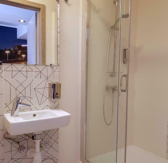 اتاق استاندارد سه نفره, Hostel Annamarie