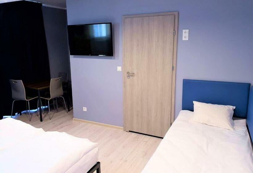 اتاق استاندارد سه نفره, Hostel Annamarie