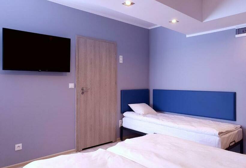 اتاق استاندارد سه نفره, Hostel Annamarie