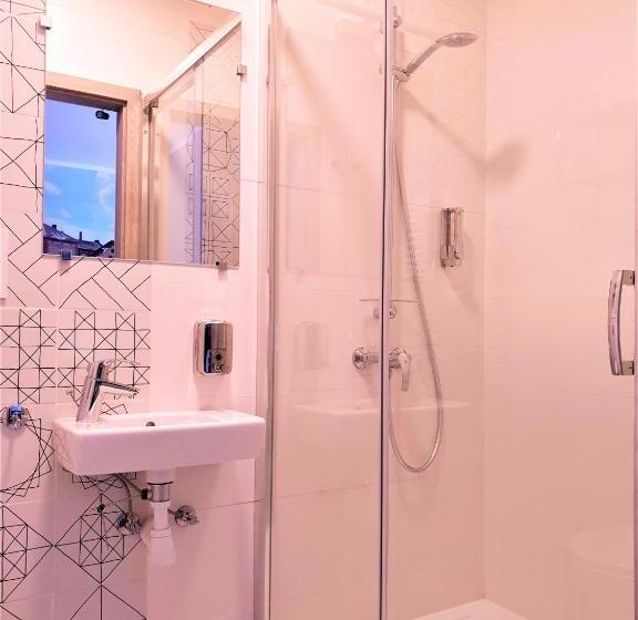 اتاق استاندارد چهار تخته, Hostel Annamarie
