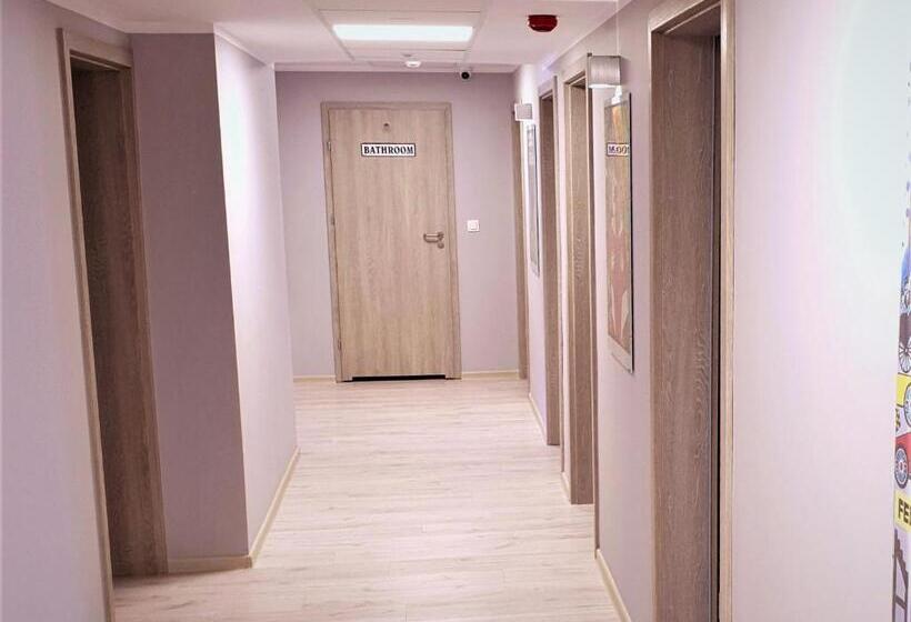 اتاق اکونومی, Hostel Annamarie
