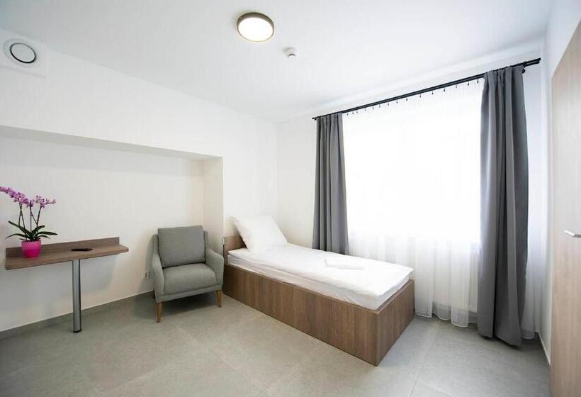 غرفة قياسية فردية لذوى الإحتياجات الخاصة, Hostel Sms