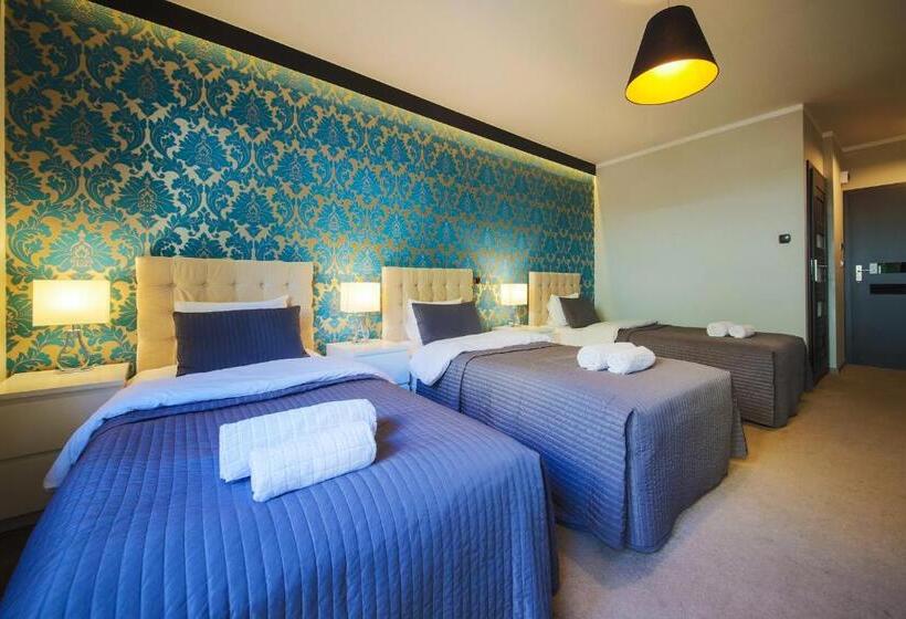 Standard Triple Room with Terrace, B&m Guesthouse