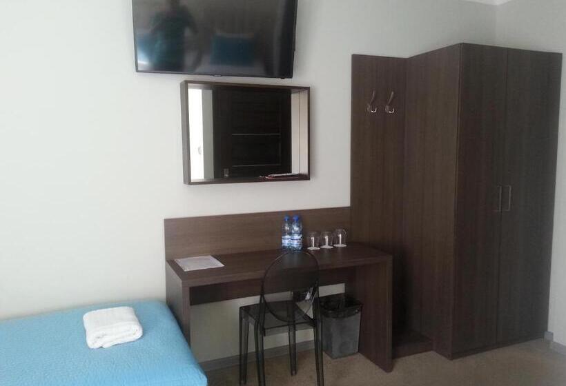 اتاق استاندارد سه نفره, B&m Guesthouse