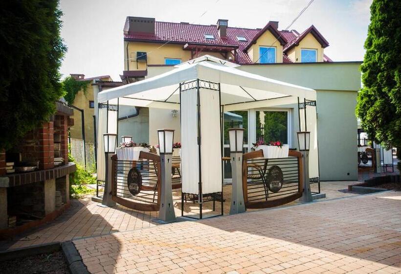 اتاق استاندارد چهار تخته, B&m Guesthouse