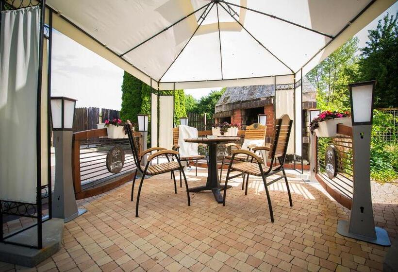 اتاق استاندارد چهار تخته, B&m Guesthouse