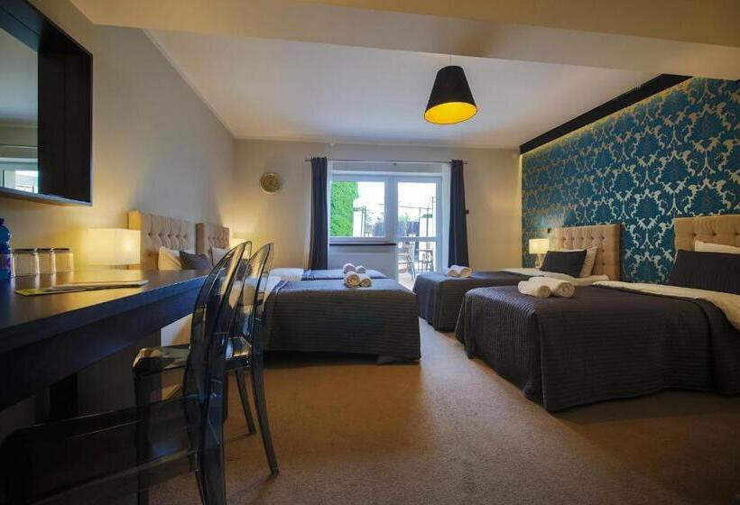 اتاق استاندارد چهار تخته, B&m Guesthouse