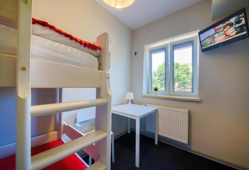 اتاق استاندارد با تخت‌های تاشو, B&m Guesthouse