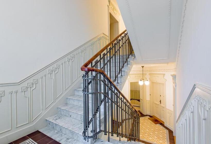 استودیوی استاندارد, Warsaw Concept