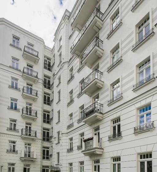 استودیوی استاندارد, Warsaw Concept