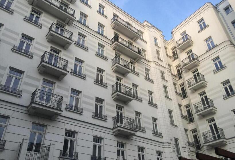 آپارتمان 1 خوابه همکف, Warsaw Concept