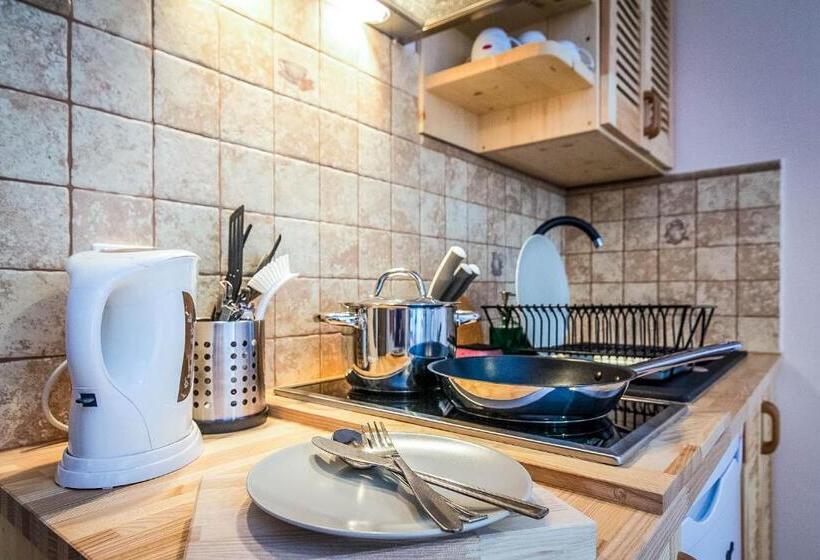 سوییت, Aparthotel Pod Nosalem