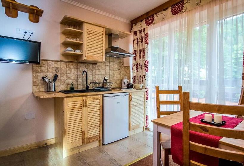 سوییت, Aparthotel Pod Nosalem