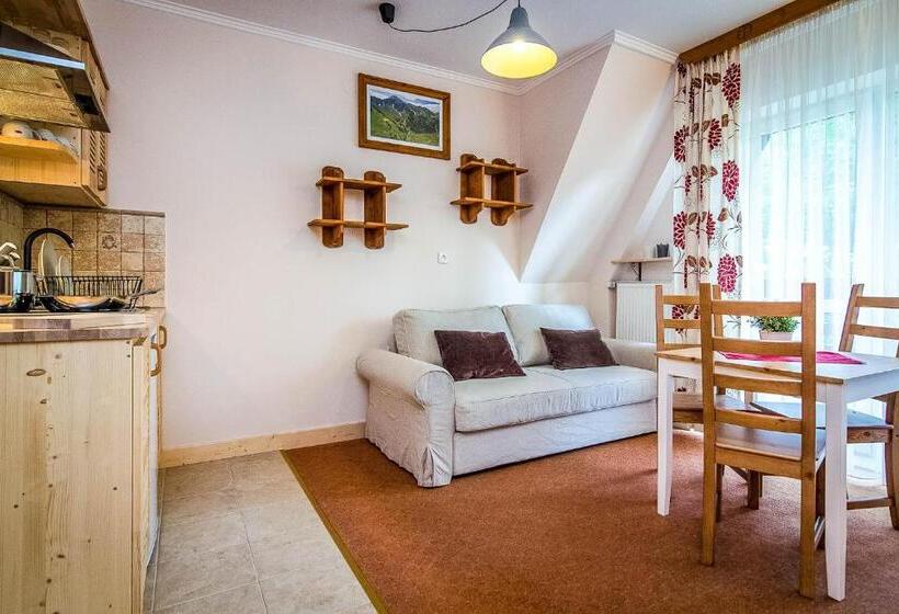 سوییت, Aparthotel Pod Nosalem