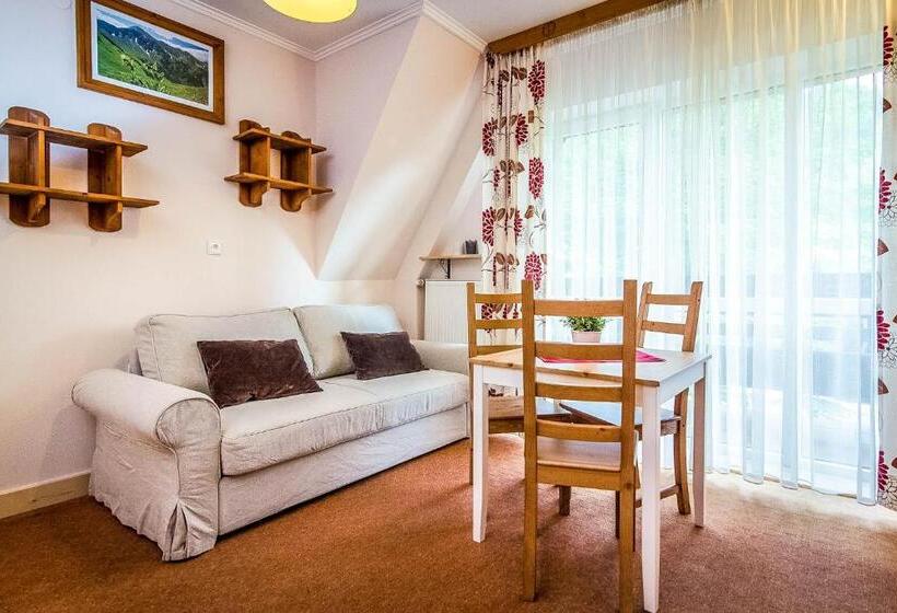 سوییت, Aparthotel Pod Nosalem