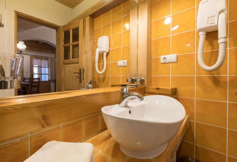 شقة عائلية, Bambi Cottage