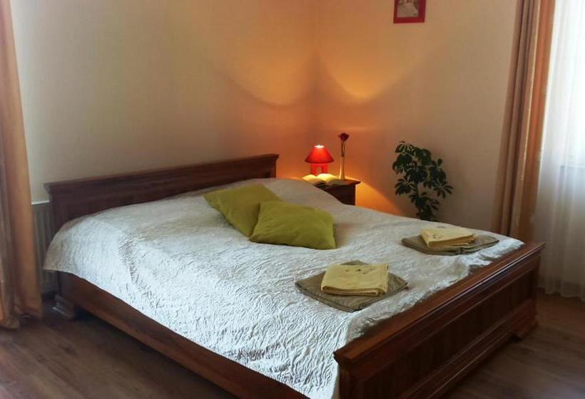 اتاق استاندارد سه نفره, Bakster