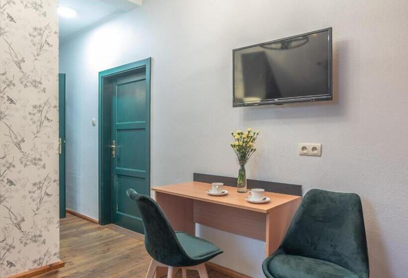 Economy Triple Room, Dom Potok