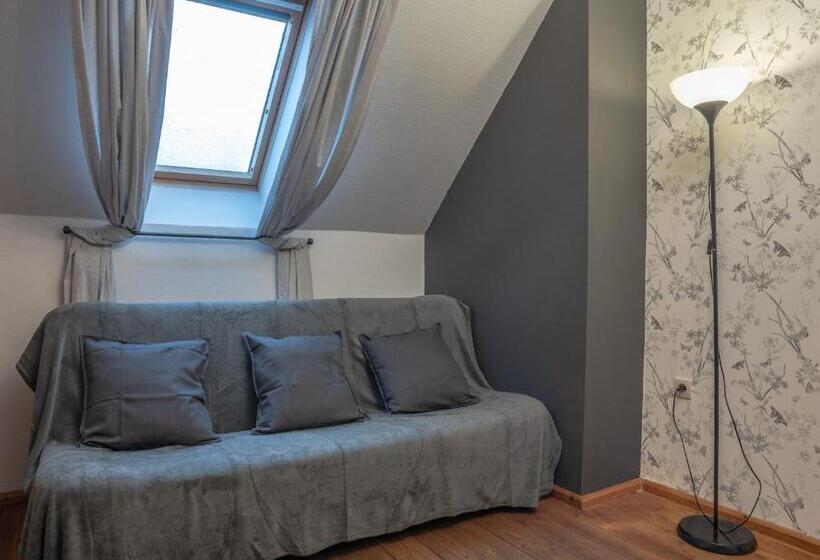 Economy Triple Room, Dom Potok
