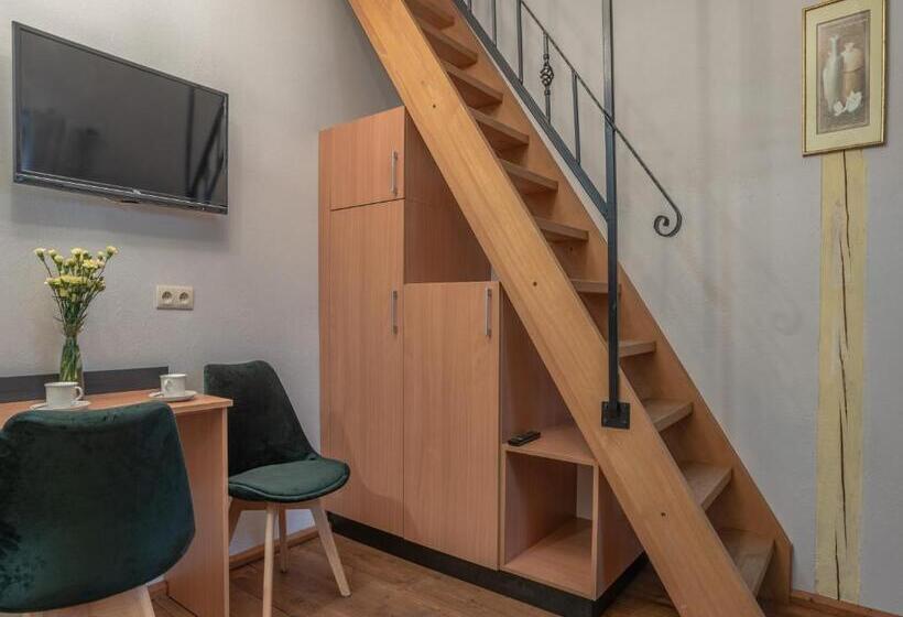 Economy Triple Room, Dom Potok