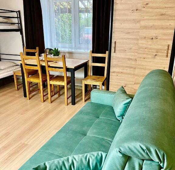 اتاق استاندارد چهار تخته, Old Tree Home & Restaurant