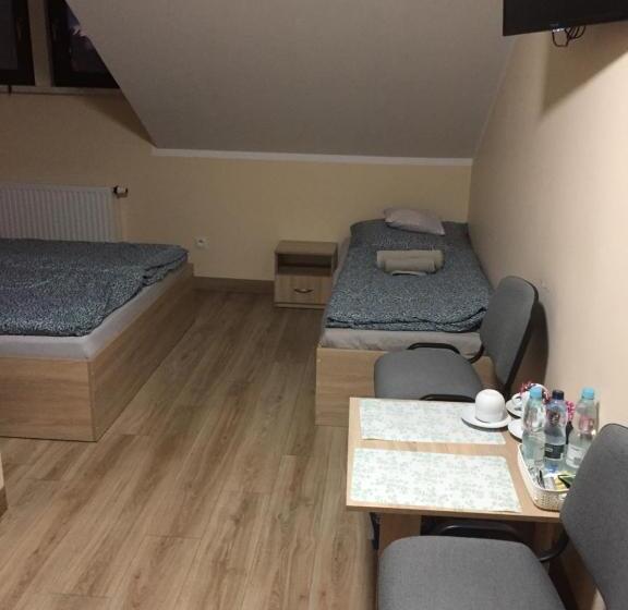 اتاق استاندارد سه نفره, Pod Kotwicą